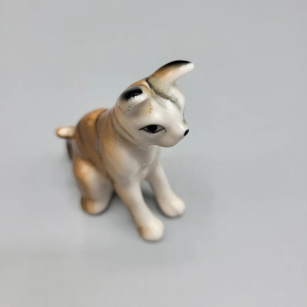 Vintage Ceramic Cat Kitten Figurine Home Shelf Decor 2.25